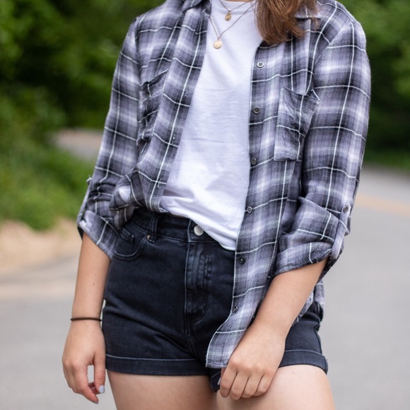 Plaid flannel with sleeve ties - Picture 2 of 5